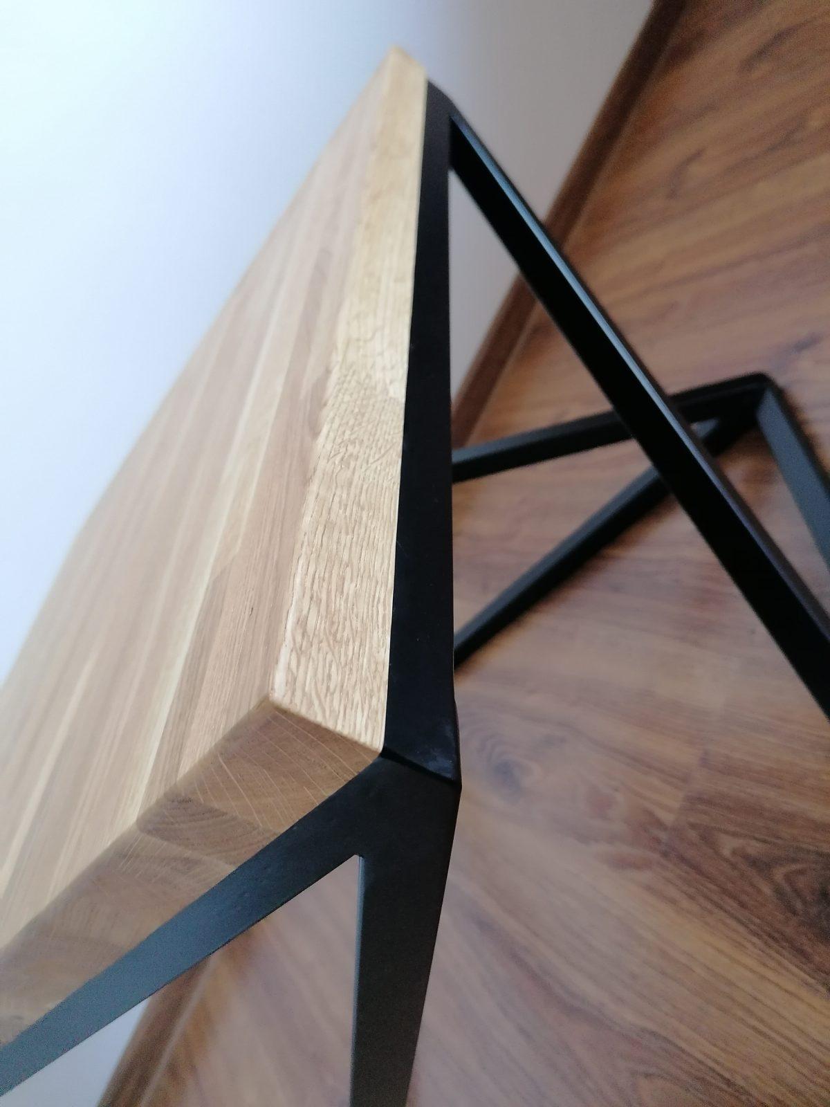 Stolik kawowy loft z drewna i metalu 1